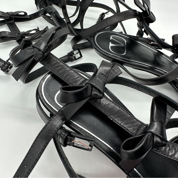 VALENTINO GARAVANI Bow Buckled Strap Pointed Toe Pump - Picture 4 of 7